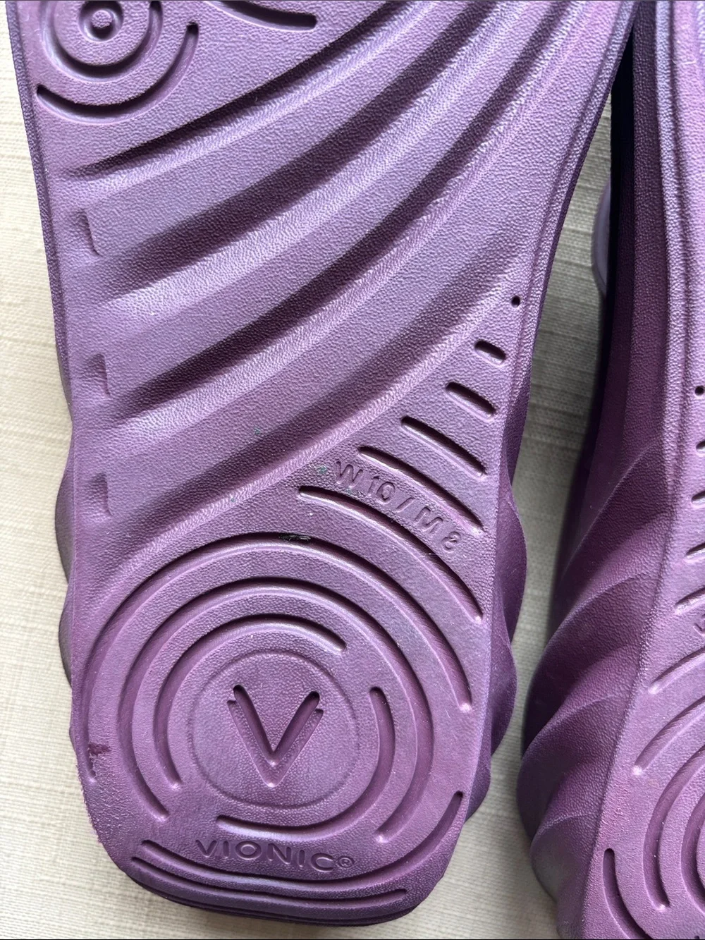 Vionic Women's Lavender Purple Contour Flip Flop Sandals